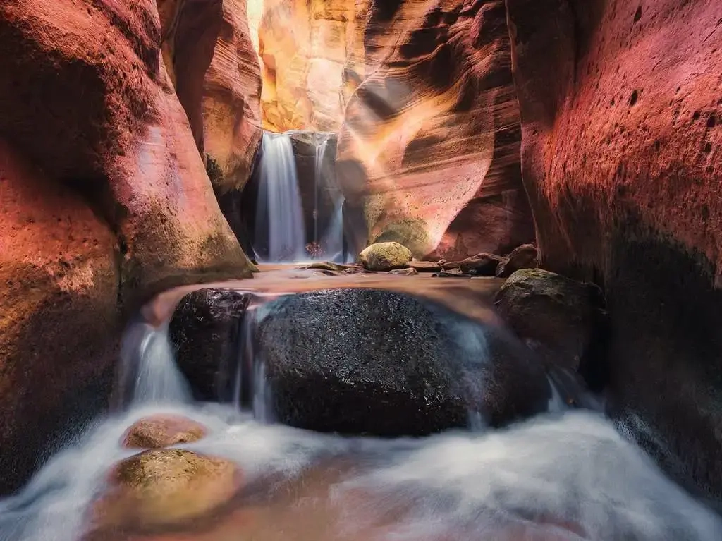 Der Wasserfall im Red Canyon - power of nature