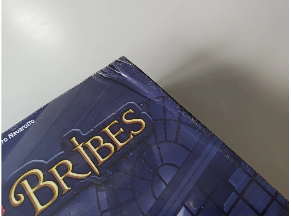 Brides & Bribes (Defekte Verpackung)