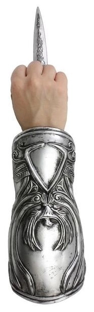 Assassin's Creed 2 - The Hidden Blade of Ezio Auditore - Role-Play Gauntlet Replica