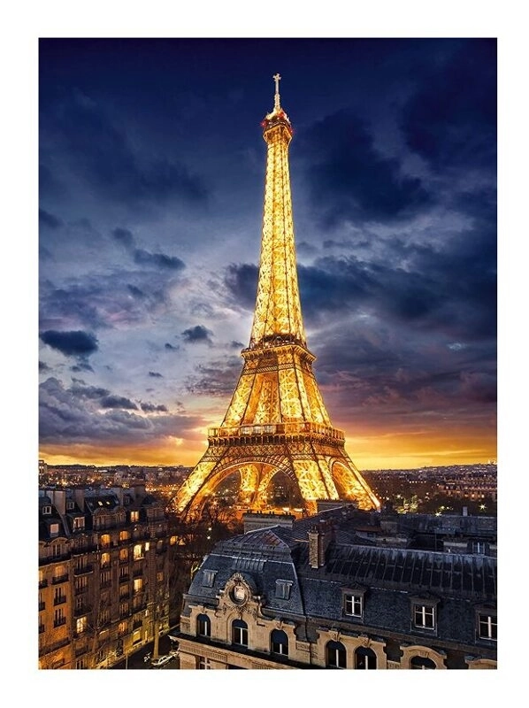 Eiffelturm in der Dämmerung